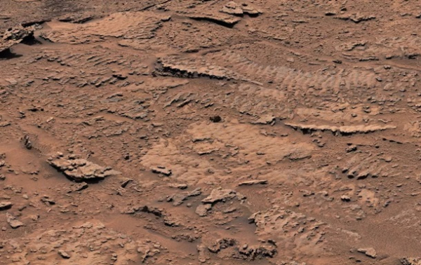 Curiosity запечатлел "волны" на горе Марса