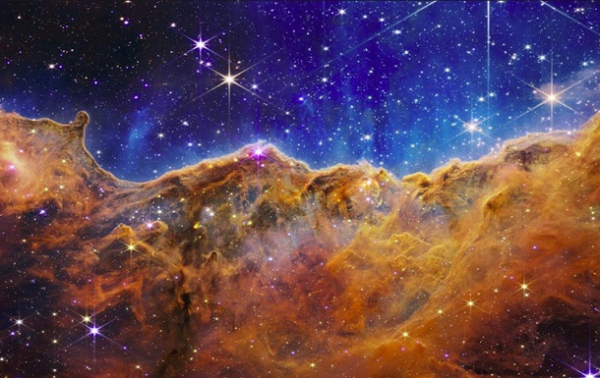 James Webb снял взрыв звезды в 4 млрд световых лет