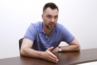     Донбасс новости - Арестович раскрыл детали переговоров советников - последние новости    