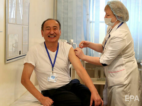 Вакцинацию от коронавируса начали в Кыргызстане