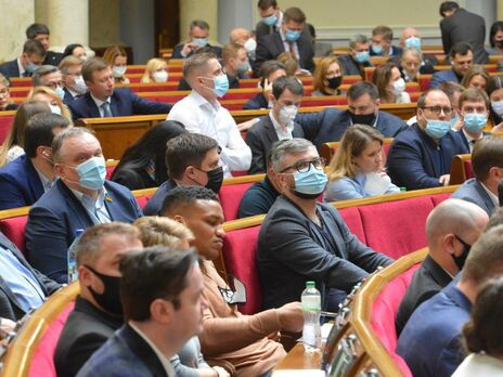 Парижский суд встал на сторону РФ по делу об активах в Крыму, Порошенко подал иск против МВД, в Раде прошло бурное заседание. Главное за день