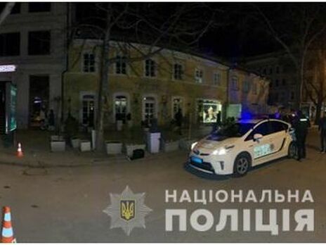 В центре Одессы произошла стрельба, три человека пострадали
