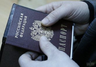     Раздача паспортов России на Донбассе провалится только при одном условии – эксперт    