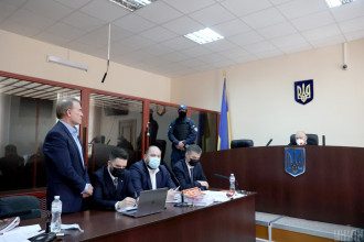     Дело Медведчука: апелляционный суд решает судьбу политика, у здания "горячо"    