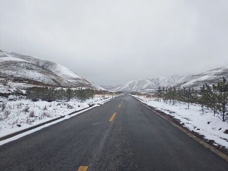 На трассе Одесса &ndash; Николаев выпал снег. Видео