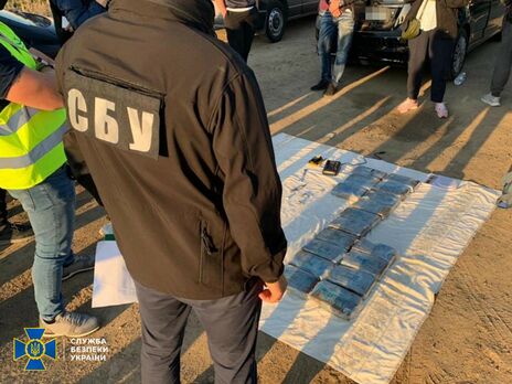 Кокаин спрятали в контейнерах с бананами. В Одессе разоблачили кураторов контрабанды наркотиков в ЕС 