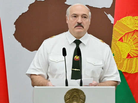 Лукашенко направили проект изменений в конституцию Беларуси. Первый вариант он отправил на доработку