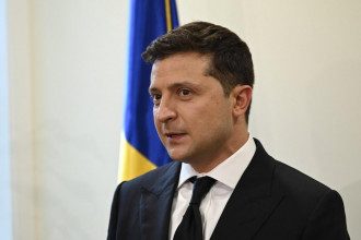     Зеленский - первый, Порошенко подкрадывается: новый президентский рейтинг    