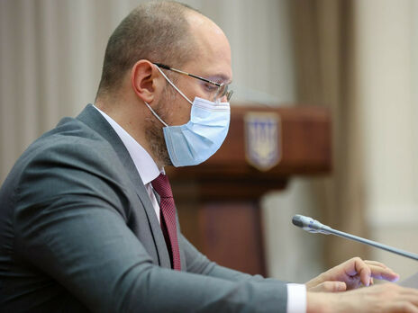 Шмыгаль назвал количество занятых коек в больницах, где лечат пациентов с COVID-19