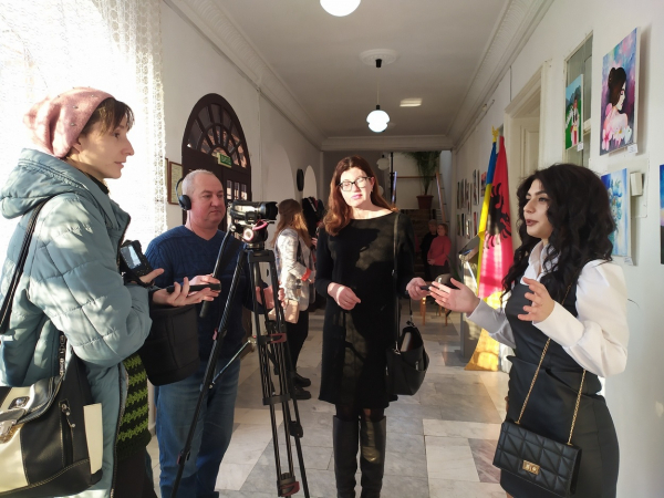 В Измаиле открылась выставка молодой художницы Инны Бельтек