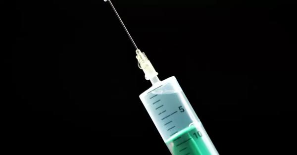 В Минздраве ответили конспирологам: Вакцины не меняют ДНК и не влияют на нее - 