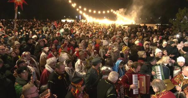 Рекордная колядка: под Ивано-Франковском Новую радость спели почти 4 с половиной тысячи человек фото - 