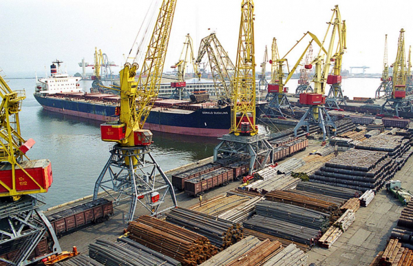 Огромный долг: Белгород-Днестровский порт продает плавсредства, чтобы погасить зарплаты