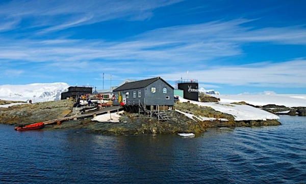 Измаил пообщался с Антарктидой: сеанс радиосвязи на расстоянии почти 15 тысяч км
