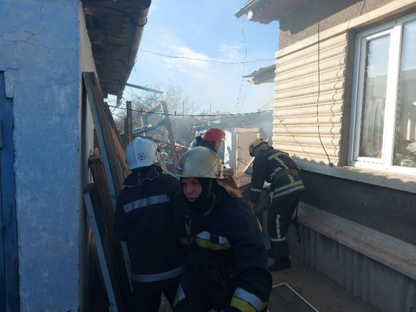 В Измаиле в частном дворе прогремел взрыв, пострадала хозяйка дома: «Топила бензином…»