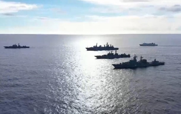 Высаживать десант пока не намерены: военные корабли РФ отошли от Одессы в Крым