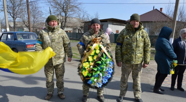 Жители Килии достойно провели в последний путь погибшего в Николаеве земляка: кадры прощания