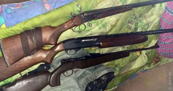 У жителя Березовского района обнаружили склад оружия