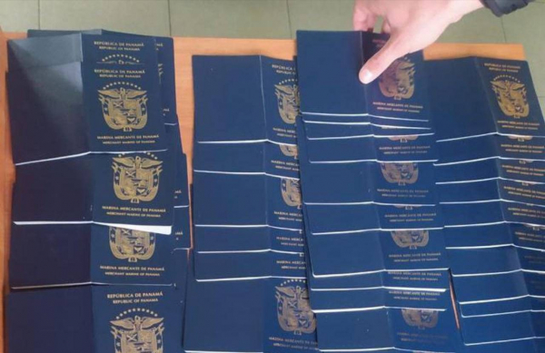 Под Болградом задержали мужчину с 57 «липовыми» паспортами моряка и документами рф
