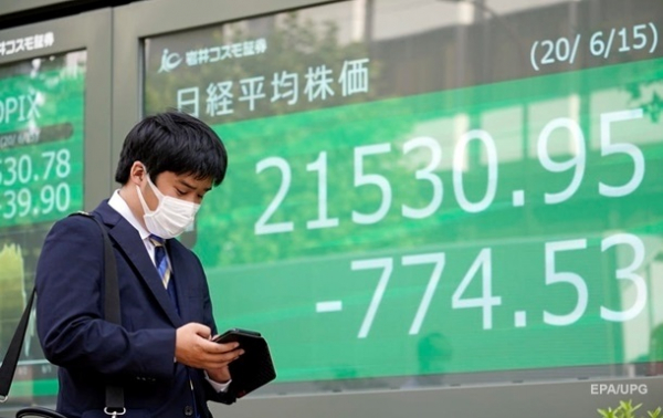 Мировые инвесторы выводят средства из Китая - Bloomberg