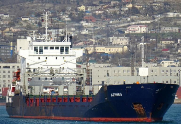 Оккупанты обстреляли торговый корабль в украинском порту: есть раненый, судно тонет