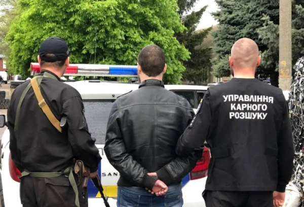 Торговал топливом и амуницией: в Одесской области разоблачили мошенника