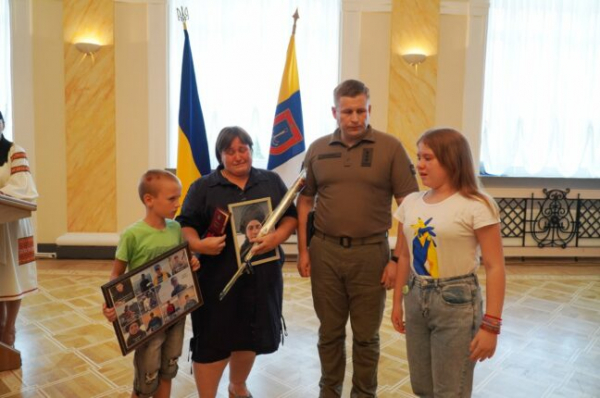 В Одесі двом родинам загиблих військовослужбовців вручили ключі від квартир - новини Одеси