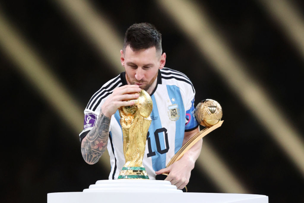 Аргентина стала чемпионом мира2022 по футболу, выиграв серию пенальти у Франции  