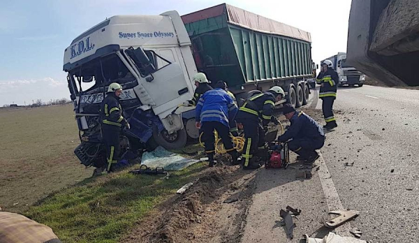 Очередная авария в Сафьянах: водителя вырезали из кабины