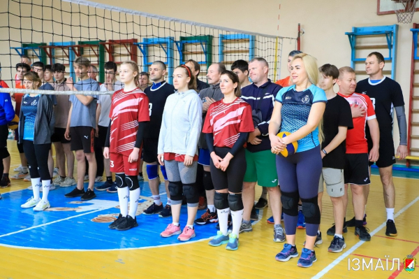 Микст-волейбол: в Измаиле провели новый формат соревнований