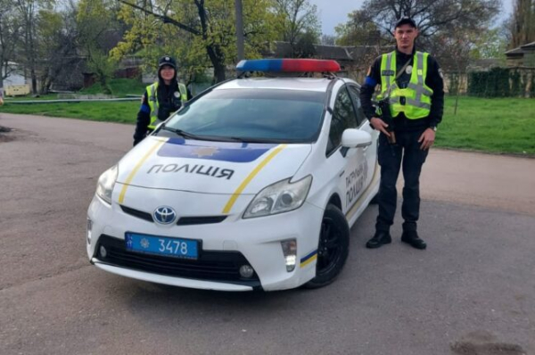 Одеські патрульні оперативно супроводили авто з хворою дитиною до лікарні - новини Одеси