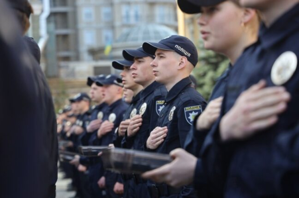 Випускники Одеського університету внутрішніх справ отримали перші офіцерські погони - новини Одеси