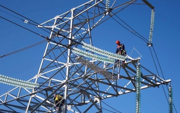 Украина возобновила импорт электричества из двух стран
