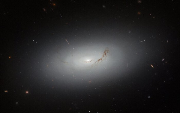Телескоп Hubble сделал фото галактики в созвездии Секстант