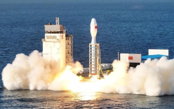 Китай успешно запустил четыре спутника с морской платформы