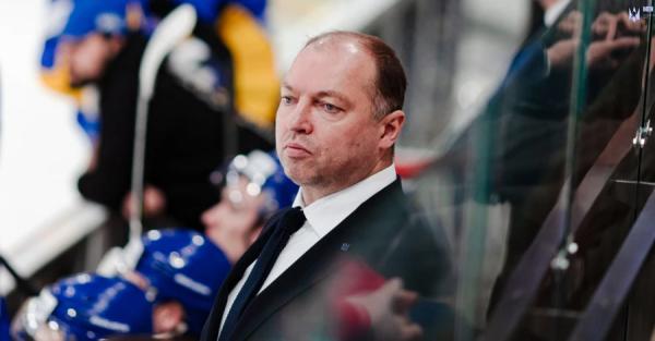 Тренер сборной Украины по хоккею уволился после новости о российском паспорте  