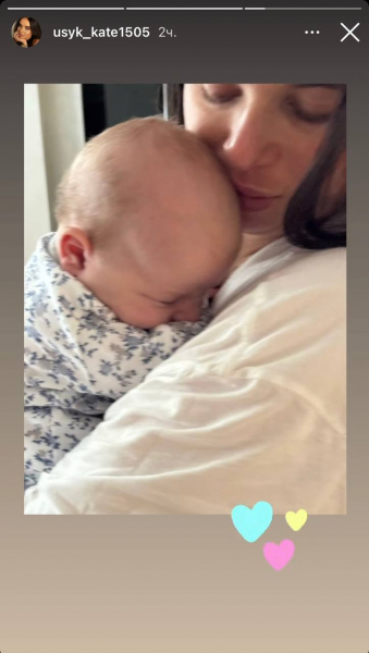 Жена Александра Усика умилила подписчиков новым фото с новорожденной дочерью  