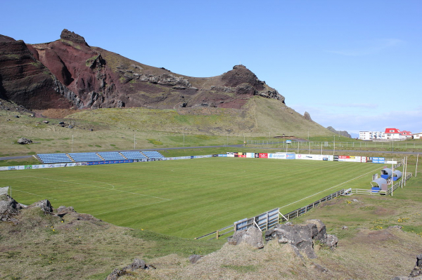 Феномен футбола Исландии: незрячие фанаты на стадионе и пасхальные тренировки для малышей  