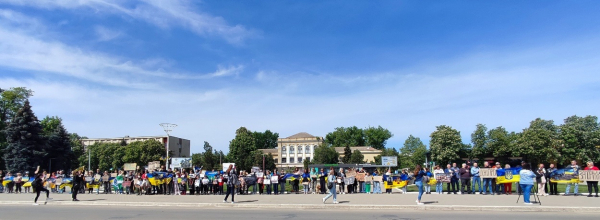 Ізмаїл закликав не мовчати: мирна акція на підтримку військовополонених об’єднала сотні городян