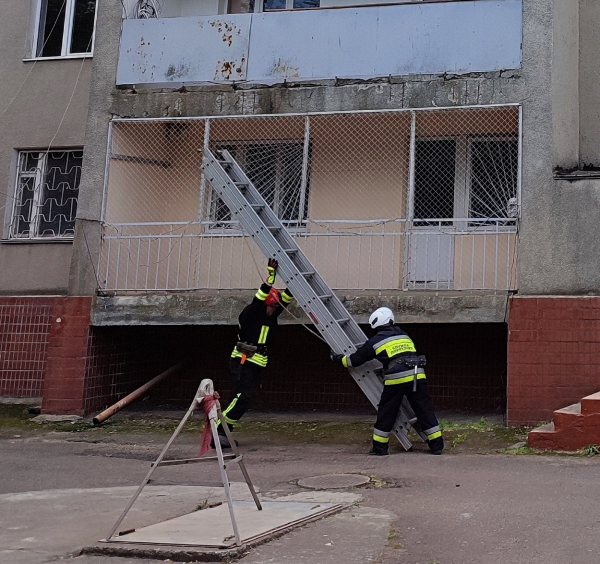 Вогонь у навчальному закладі Ізмаїла: рятувальники показали майстер-клас з ліквідації уявної пожежі