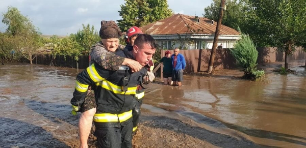 Повінь у румунському Галаці забрала життя 6 людей (відео)