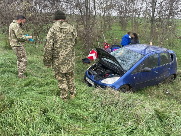 Моряки-прикордонники з Ізмаїла врятували людей, які потрапили в ДТП на трасі Одеса-Ізмаїл