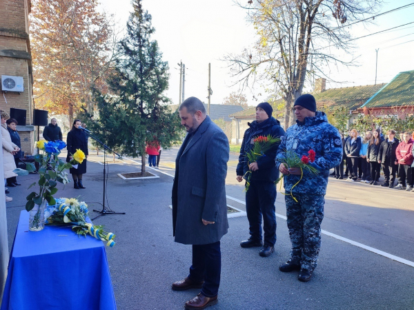 В Ізмаїлі відкрили першу меморіальну дошку, її присвятили загиблому герою Андрію Запорожцеву