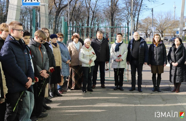 В Ізмаїлі відкрили меморіальну дошку на честь Захисника України Юрія Караванського