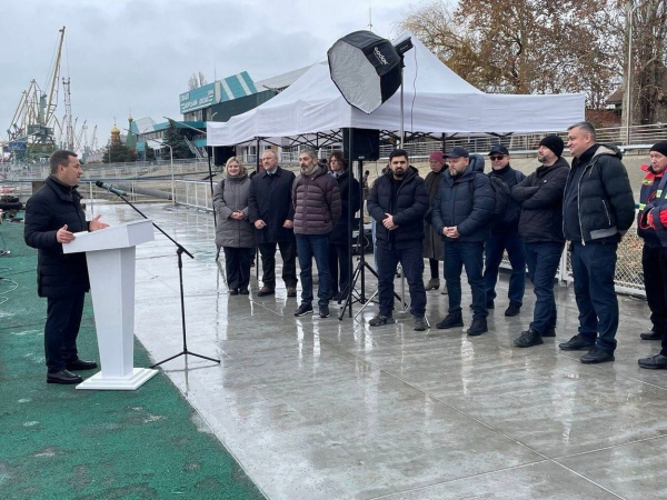 В Ізмаїлі на лоцманському катері «Болотін» урочисто підняли державний прапор України