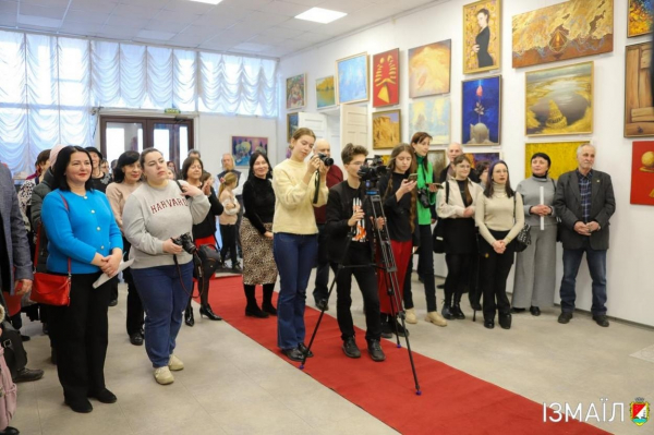 В Ізмаїльській картинній галереї відкрили виставку Володимира Дудника та Тетяни Соколової