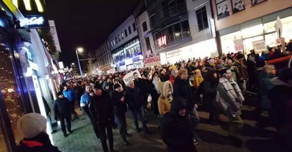 Словаччину знову охопили масштабні протести проти політики Фіцо 
