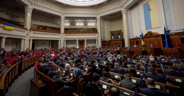 Нардеп спростував, що ухвалений Радою законопроєкт підвищує зарплати посадовцям 