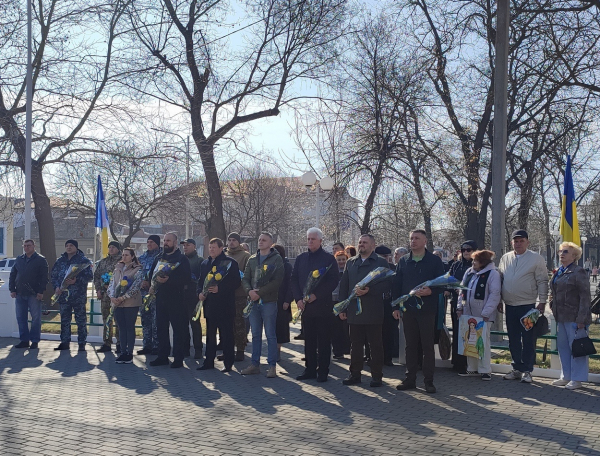 В Ізмаїлі поклали квіти до пам’ятника Шевченку з нагоди 211 річниці з Дня народження Кобзаря