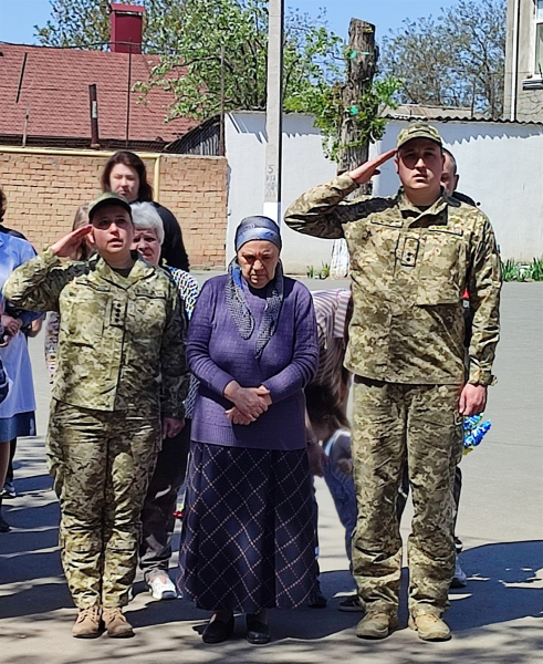 В Ізмаїлі відкрили меморіальну дошку на честь героя-захисника Віталія Гусакова